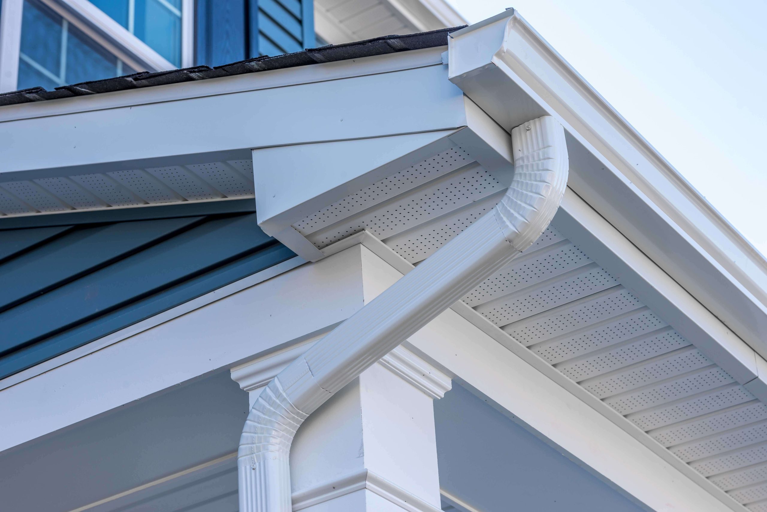 Cheap and durable vinyl gutters installation in Mooresville